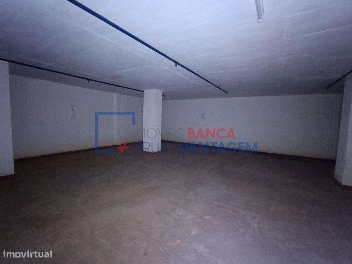 LUGAR DE PARQUEAMENTO - TAPADA DAS MERCÊS - Grande imagem: 2/18