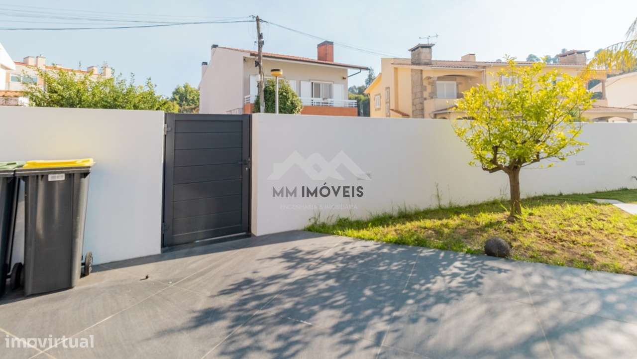 Moradia | T4 | Piscina | Maia-41