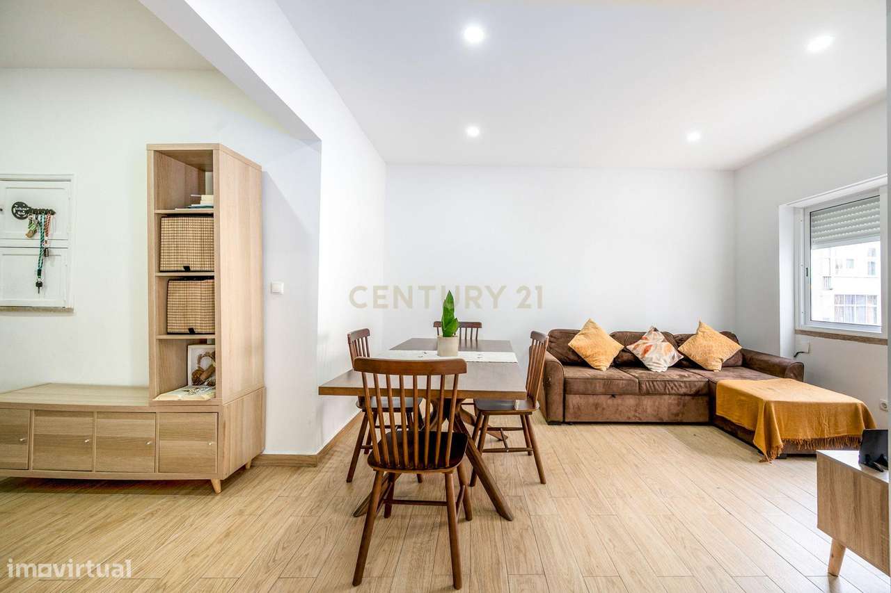 Apartamento T3, transformado em T2, completamente remodelado, no centr - Grande imagem: 3/19