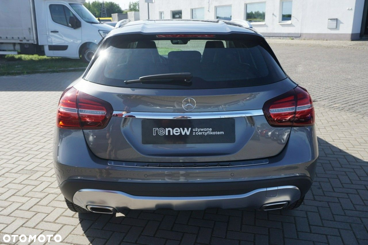 Mercedes-Benz GLA 180 7G-DCT Urban - 6