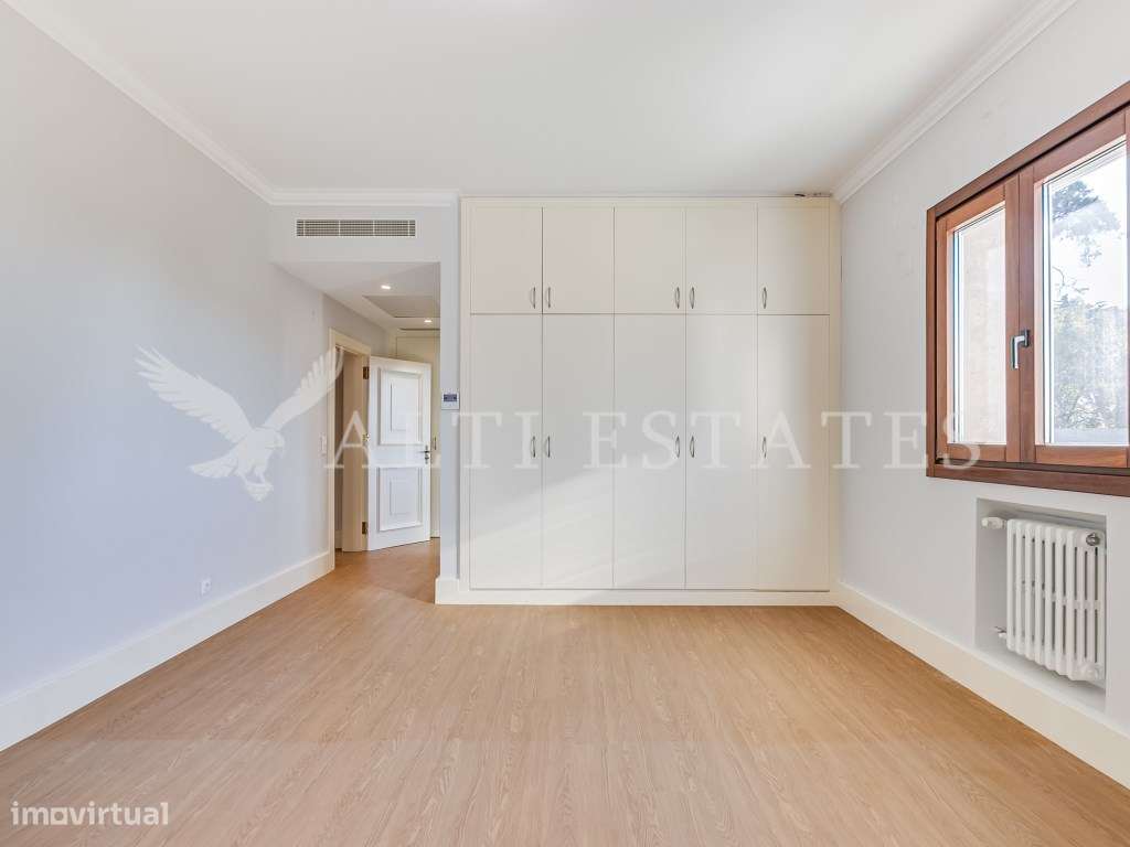 Deslumbrante moradia em zona nobre do Estoril-18