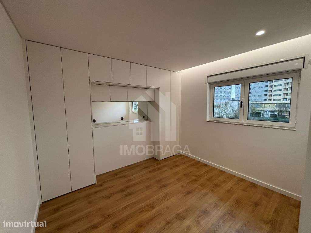 Venda Apartamento T2 Remodelado, em Lomar-4