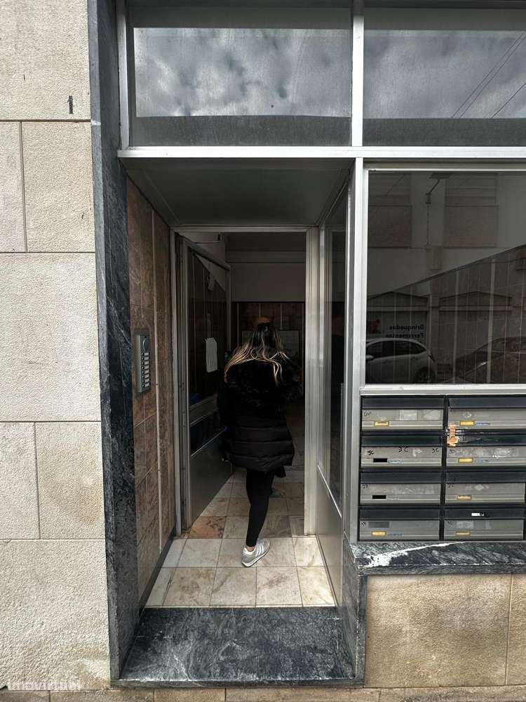 Apartamento t4 à venda na Rua Engenheiro Adelino Amaro Costa, 1 n - Grande imagem: 3/11