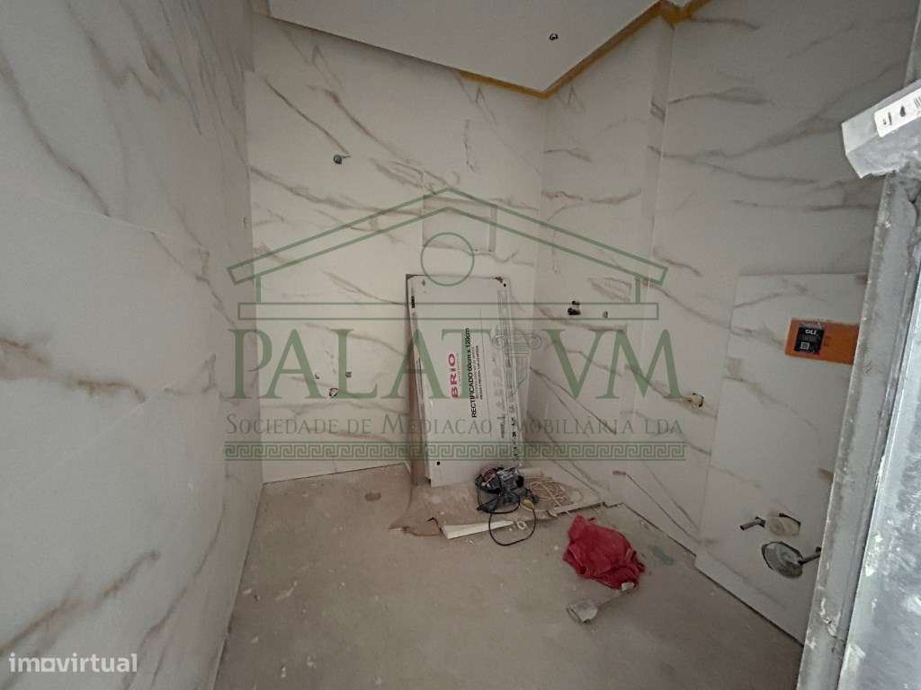 Apartamento T3 - Totalmente Renovado - Laranjeiro-5