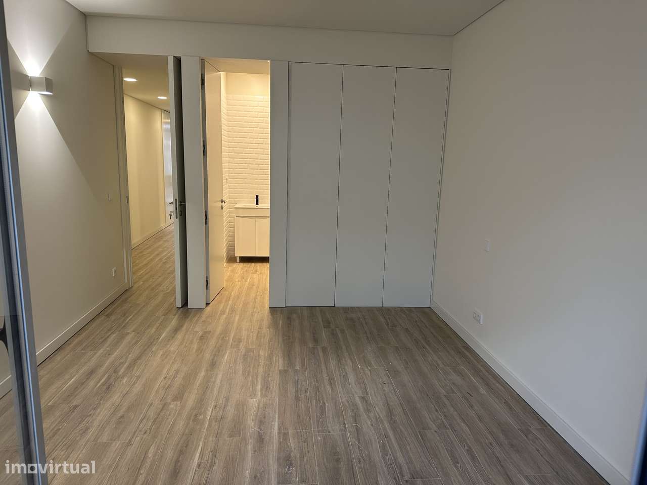 Apartamento T2 totalmente remodelado, com pátio interior - Lapa Porto-10