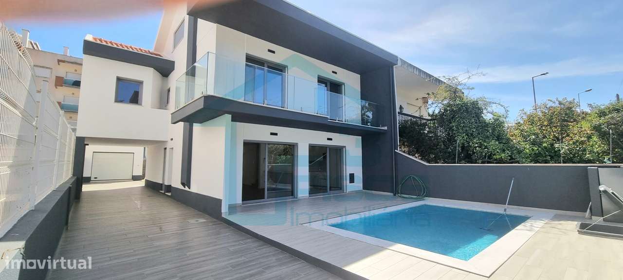 Moradia V4+1 com piscina - Costa da Caparica - Almada-19