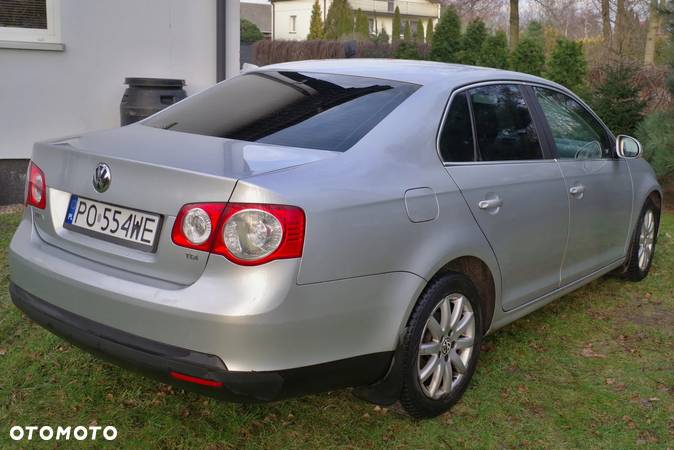 Volkswagen Jetta 1.9 TDI Comfortline - 8