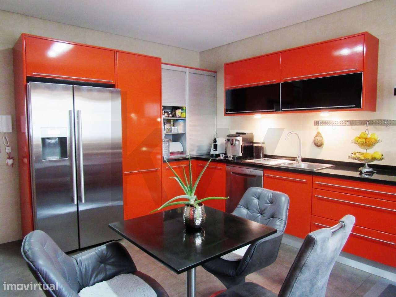 Moradia Térrea com Salão Superior | A 7 Minutos do Centro de Oliveira-13