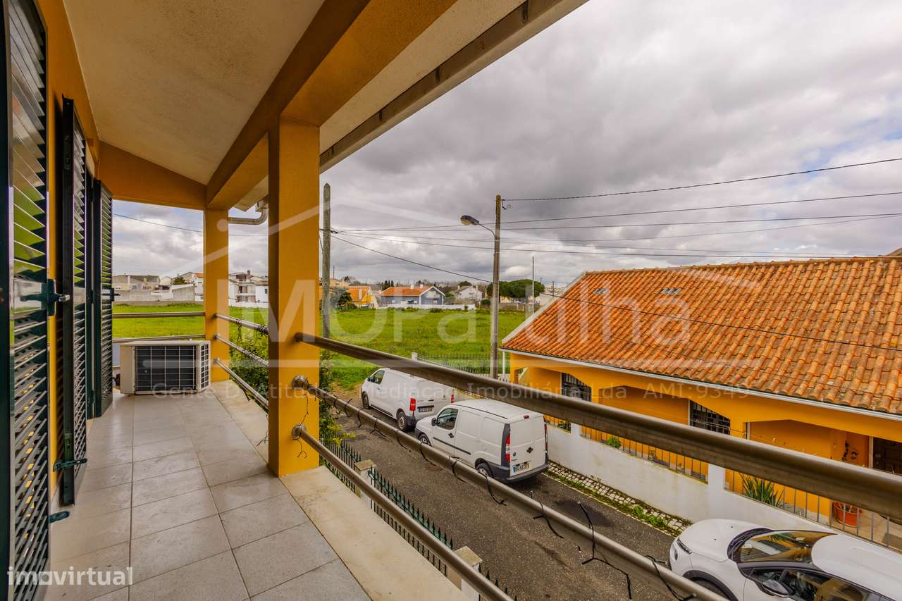 Moradia T5 Isolada com Potencial | 197 m² | São Domingos Rana-15