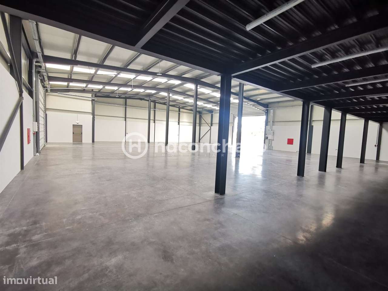 Pavilhão industrial com 483 m2 em Lijó, Barcelos-9