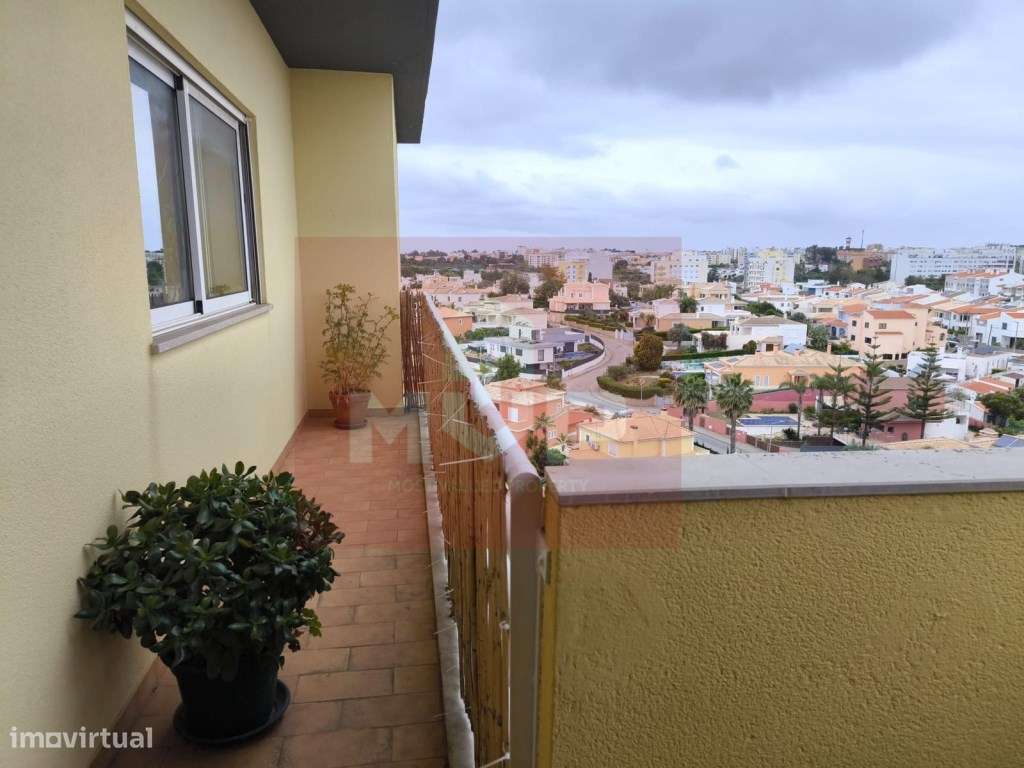 Apartamento T4 em Portimão-25