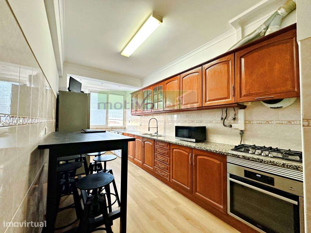 T2 Luminoso no Cacém com Varanda. Perto da Escola Secundária Gama B...-4