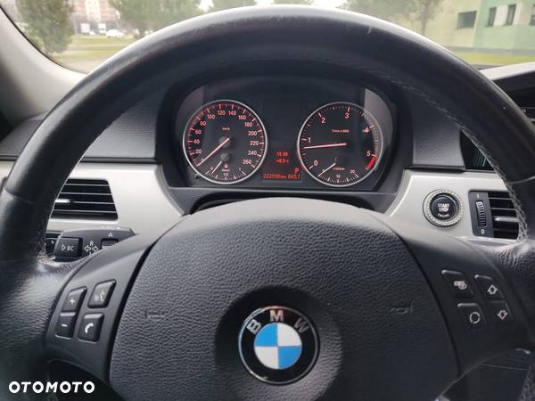 BMW Seria 3 - 24