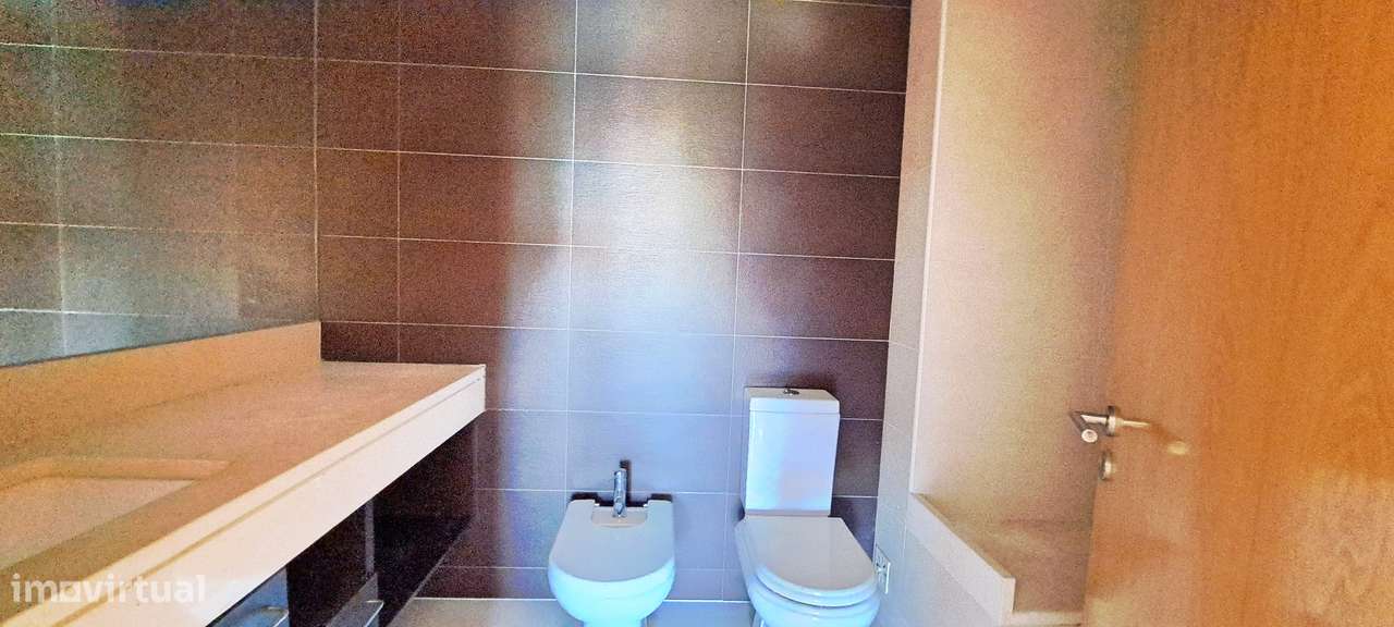 Apartamento T4 com 156m²,estacionamento, 2 arrecadações Samora Correia-8