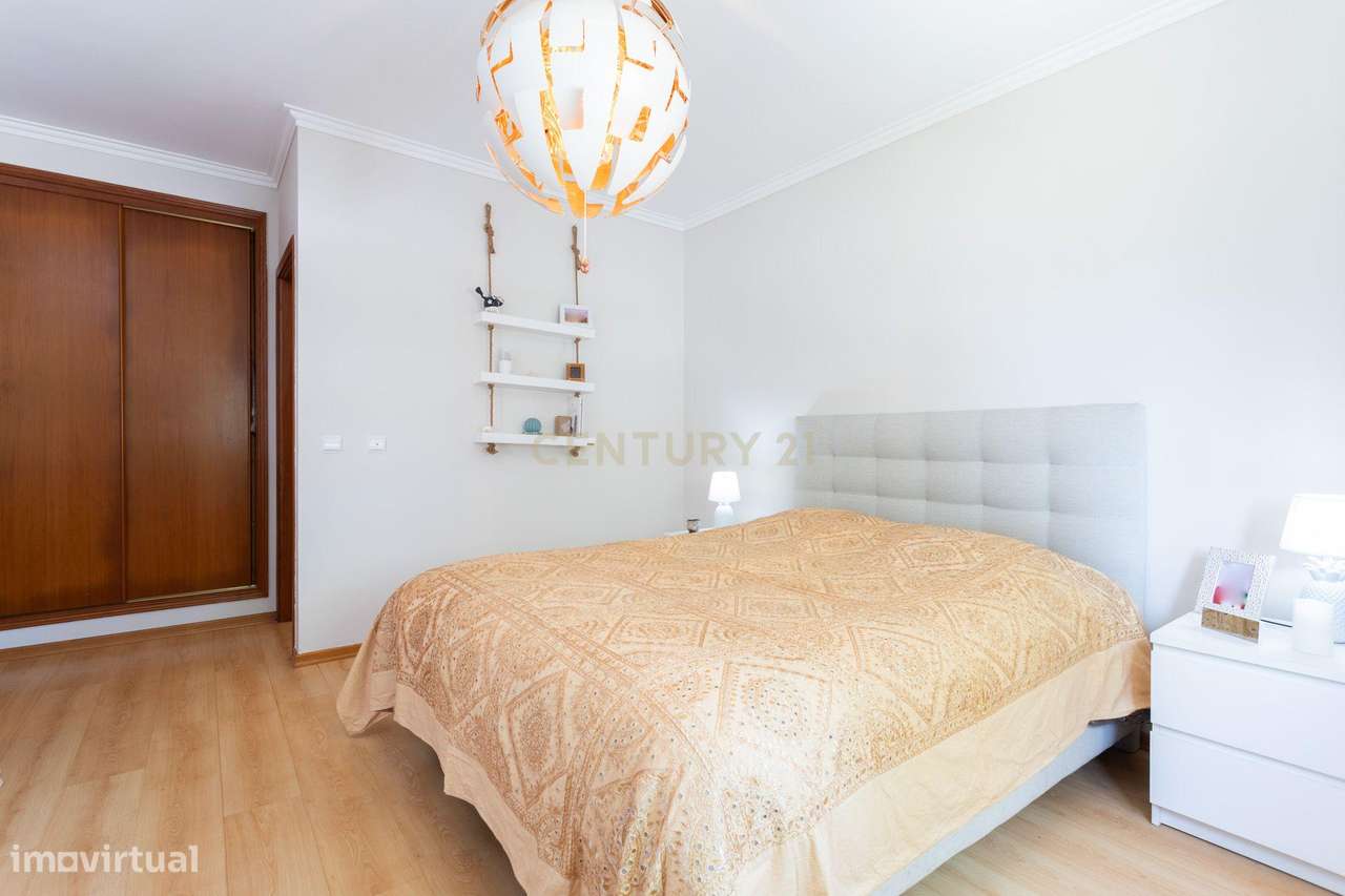 Apartamento T3 com Varanda em Barreiro - Oportunidade Única-8