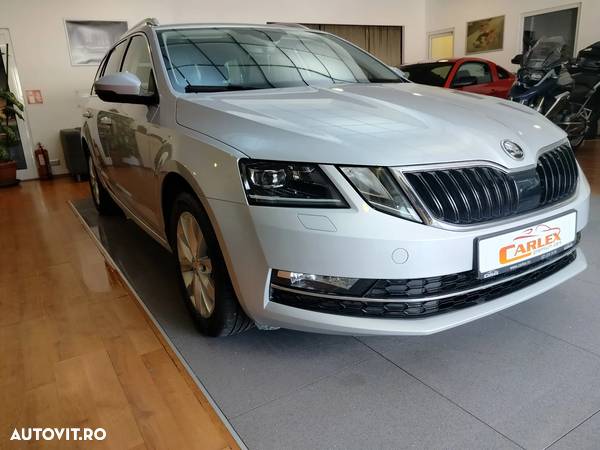 Skoda Octavia 2.0 TDI DSG Style - 3