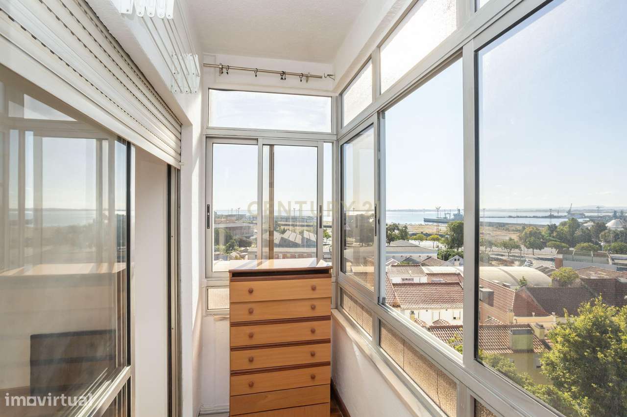 Apartamento T3 em Almada com Excelente Localização-47