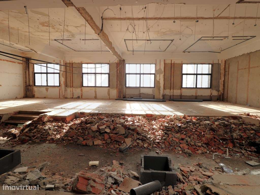 Escritórios, Co-Working ou Espaço de Múltiplas Utilizações com Esta...-8