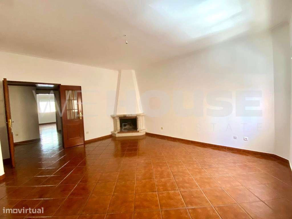 Apartamento T2 rés do chão alto, com 96m2-6