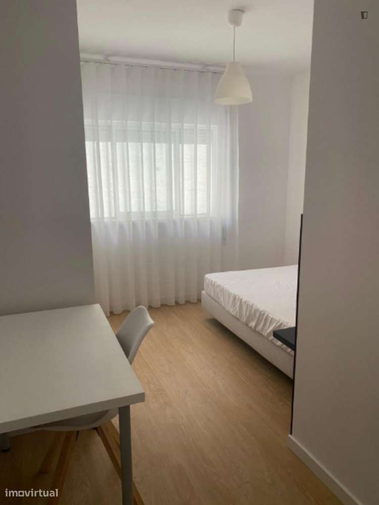 Quarto - localizado em Leiria - Grande imagem: 5/22
