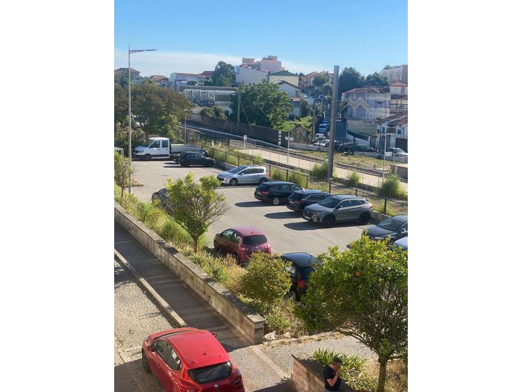 Apartamento T2 junto estação CP Valadares-21