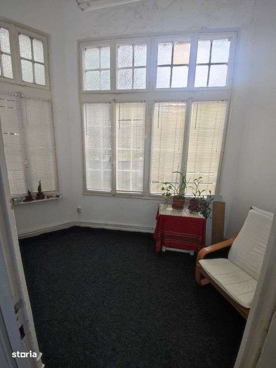 Vanzare 4 camere in vila Dacia-3