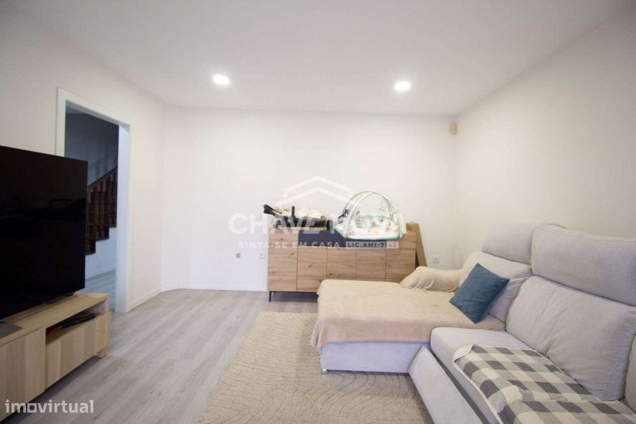 Moradia Geminada V4 c/ Garagem na Senhora da Hora - Grande imagem: 5/21