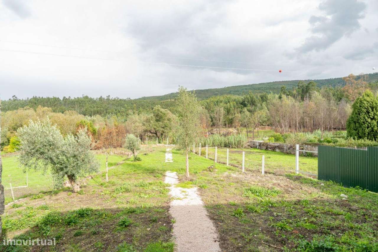 Fantástica Moradia em Serpins-32