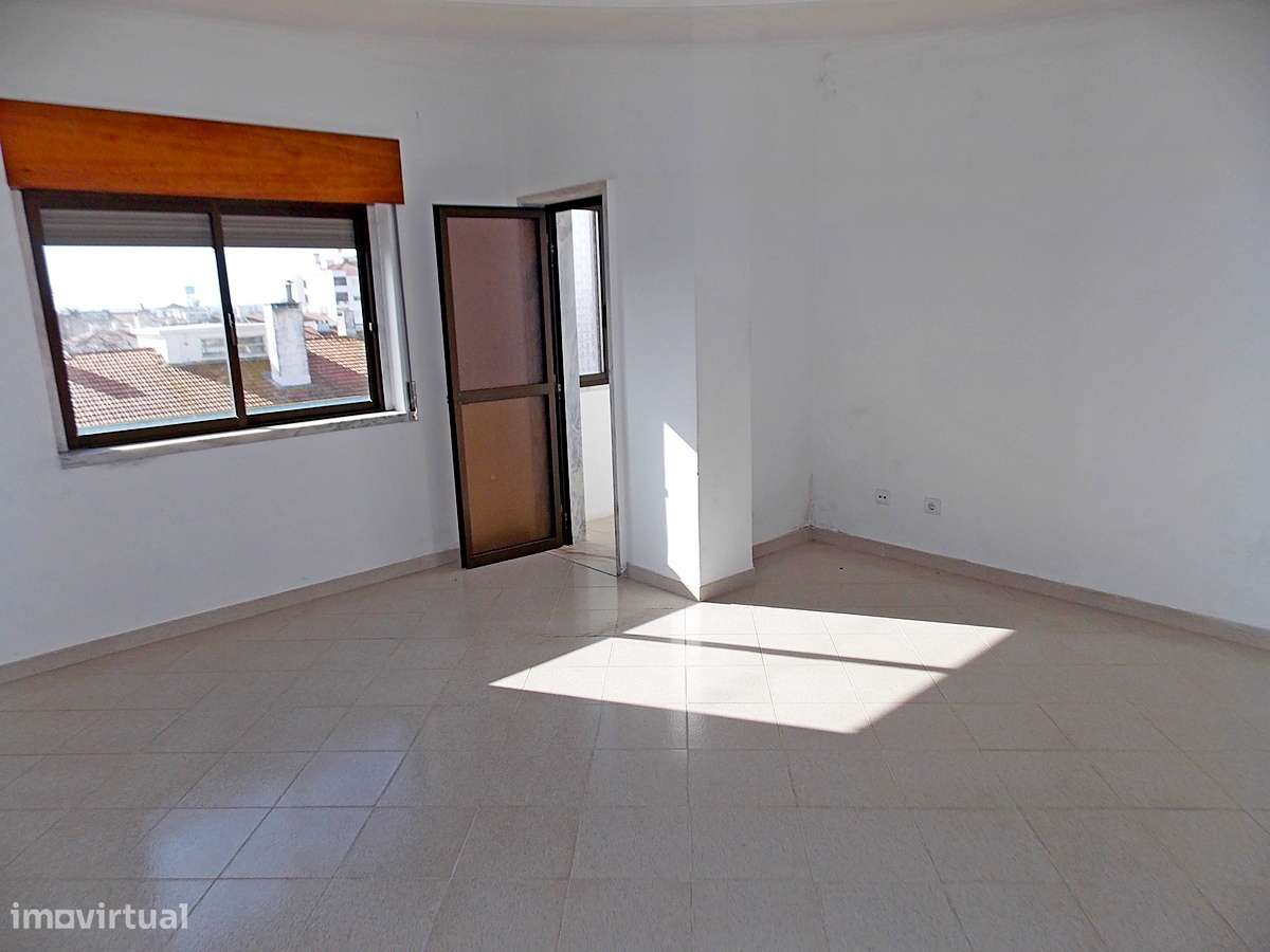 Apartamento T2 em Arrentela - Oportunidade Única de Investimento - Grande imagem: 4/20