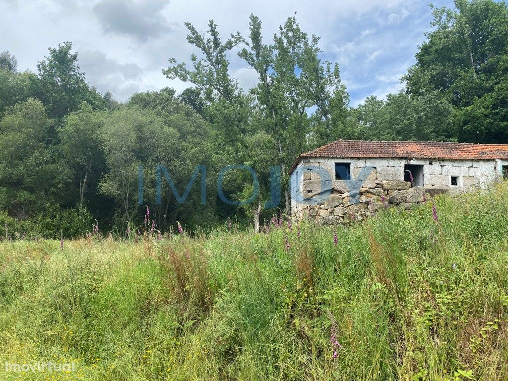 Terreno com Ruina para Reconstrução em Abragão, Penafiel