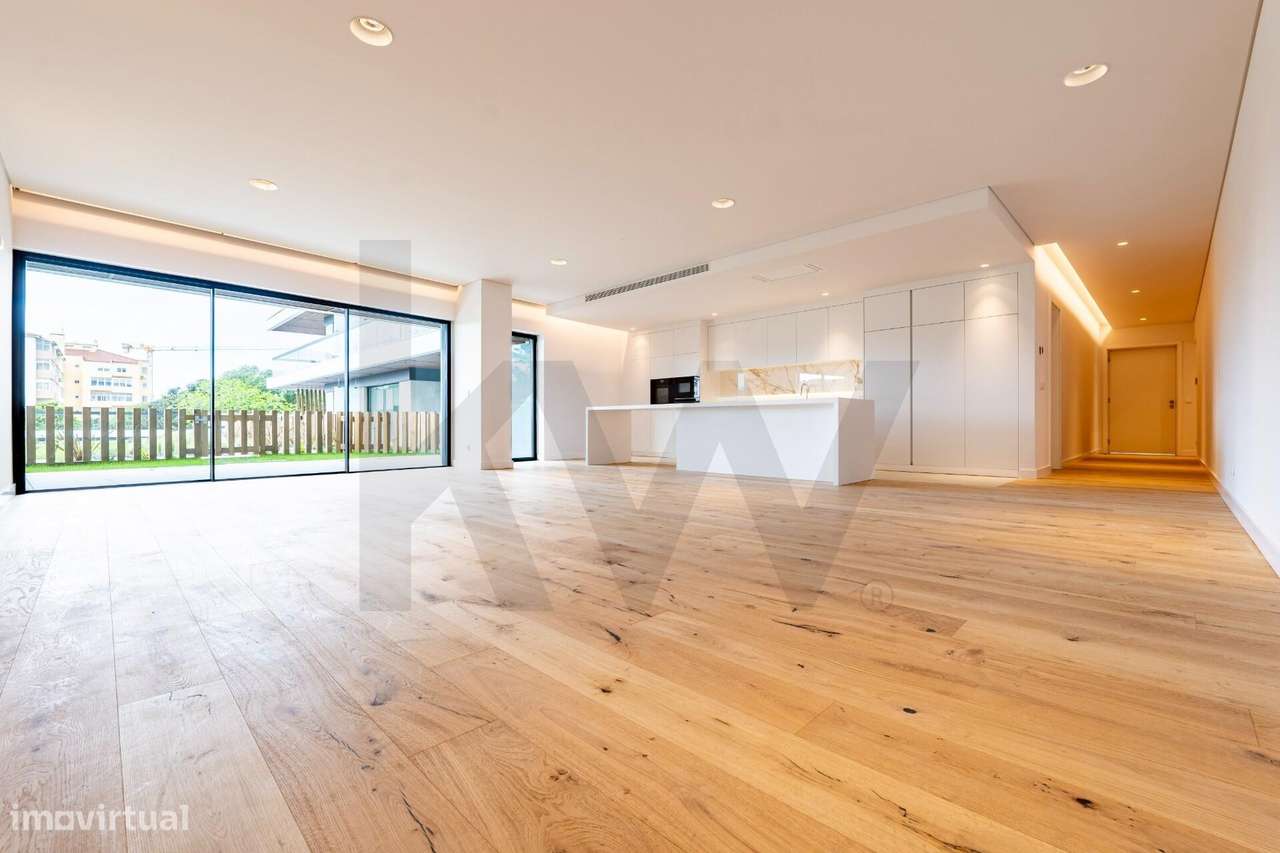 Apartamento T4 com Jardim e Piscina na Parede – Cascais-9