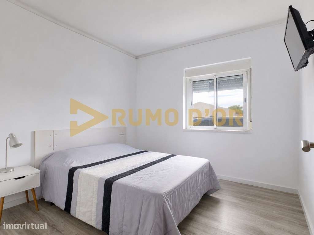 Moradia T2 Térrea em Carambancha, Carregado com 155 m² de Logradouro-17