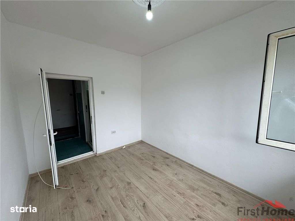 Garsoniera 12mp , de vanzare, zona Sud, etaj 4 cu acoperis - Imagine principală: 4/11