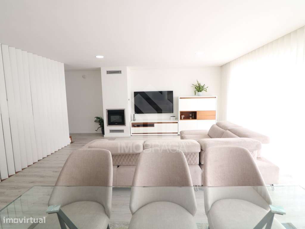 Venda Moradia Banda T3, em Esporões, Braga-12