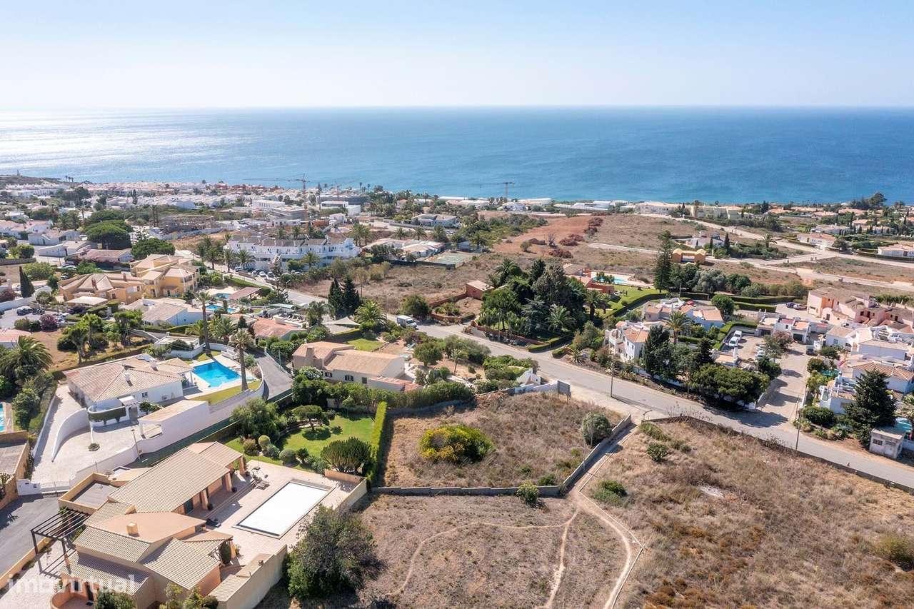 TERRENO URBANO BEM POSICIONADO EM MONTINHOS DA LUZ - Grande imagem: 1/9