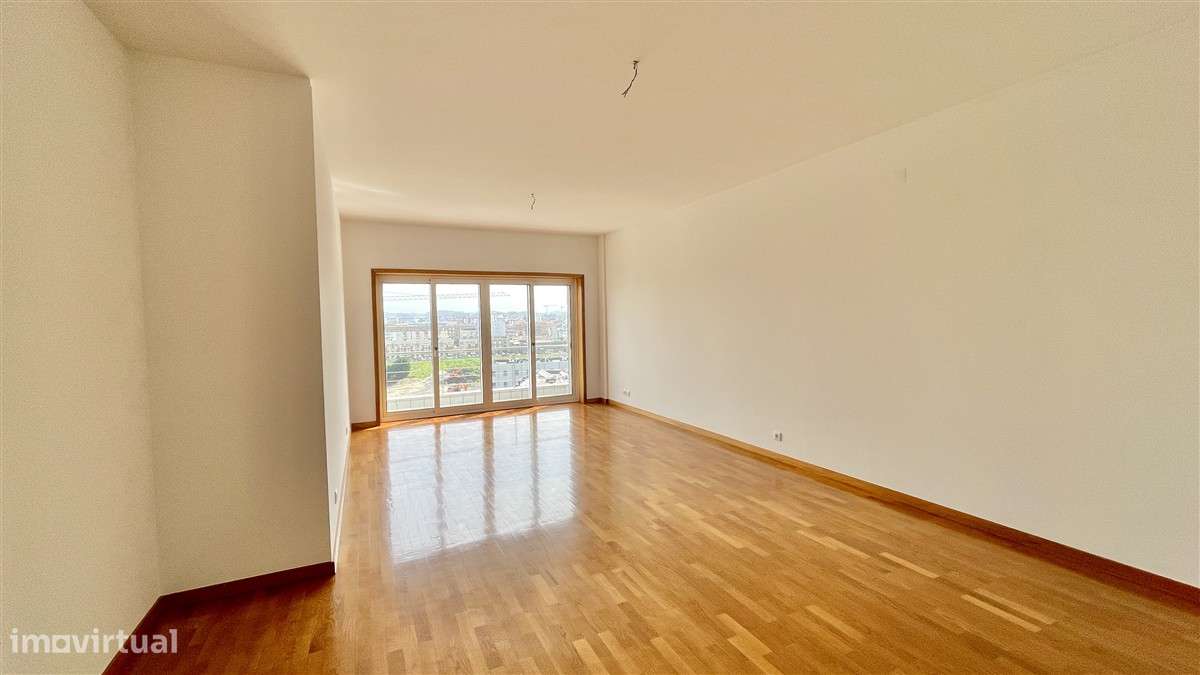 T3 Centro-Póvoa de Varzim-aparcamento-0