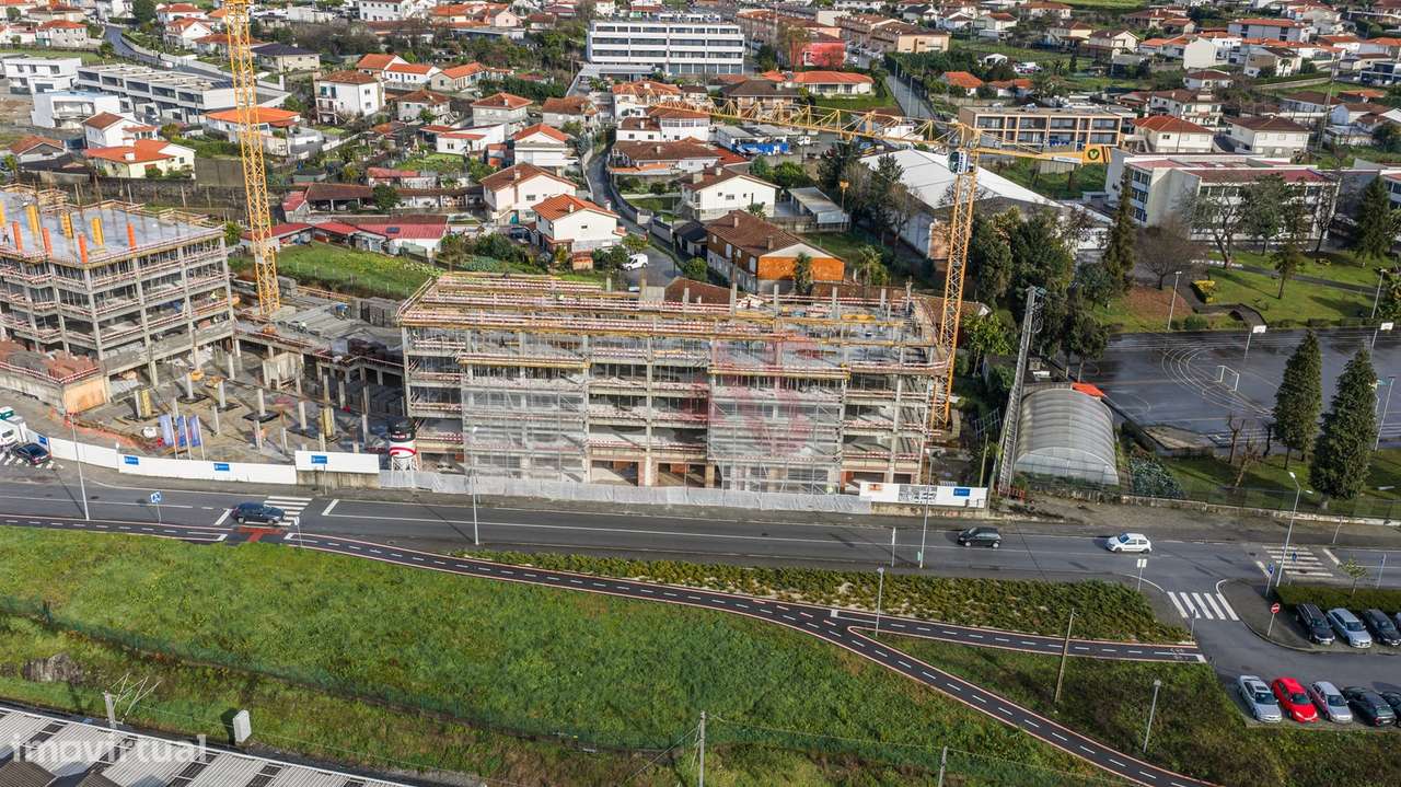 Apartamento T2 no 4.º andar, no centro da cidade de Vizela - Grande imagem: 4/23