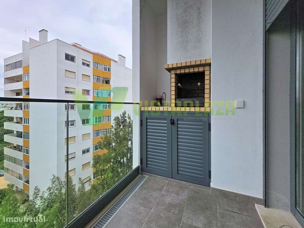 Apartamento T4 Acabamentos de Luxo na Urbanização do Fojo, Portimão - Grande imagem: 5/31