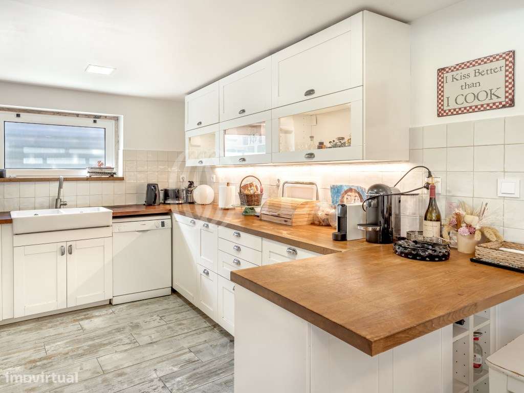 Moradia T4 com garagem e piscina, em Barcarena, Oeiras-8