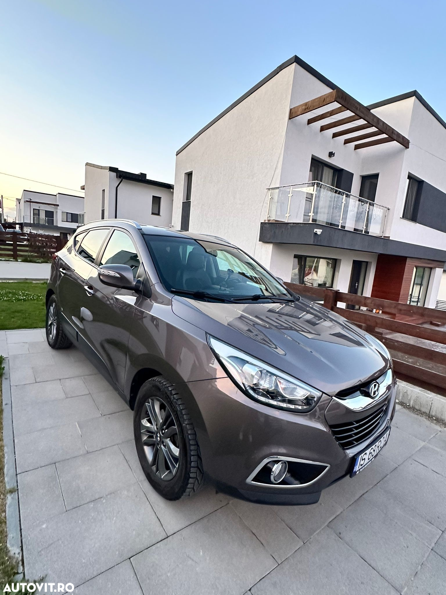 Hyundai ix35 2.0 CRDI 4WD Automatik Premium - 3