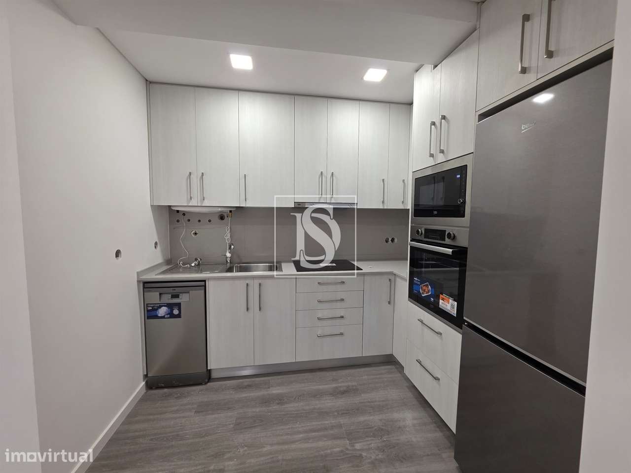Apartamento T2 Renovado, no Botulho-3