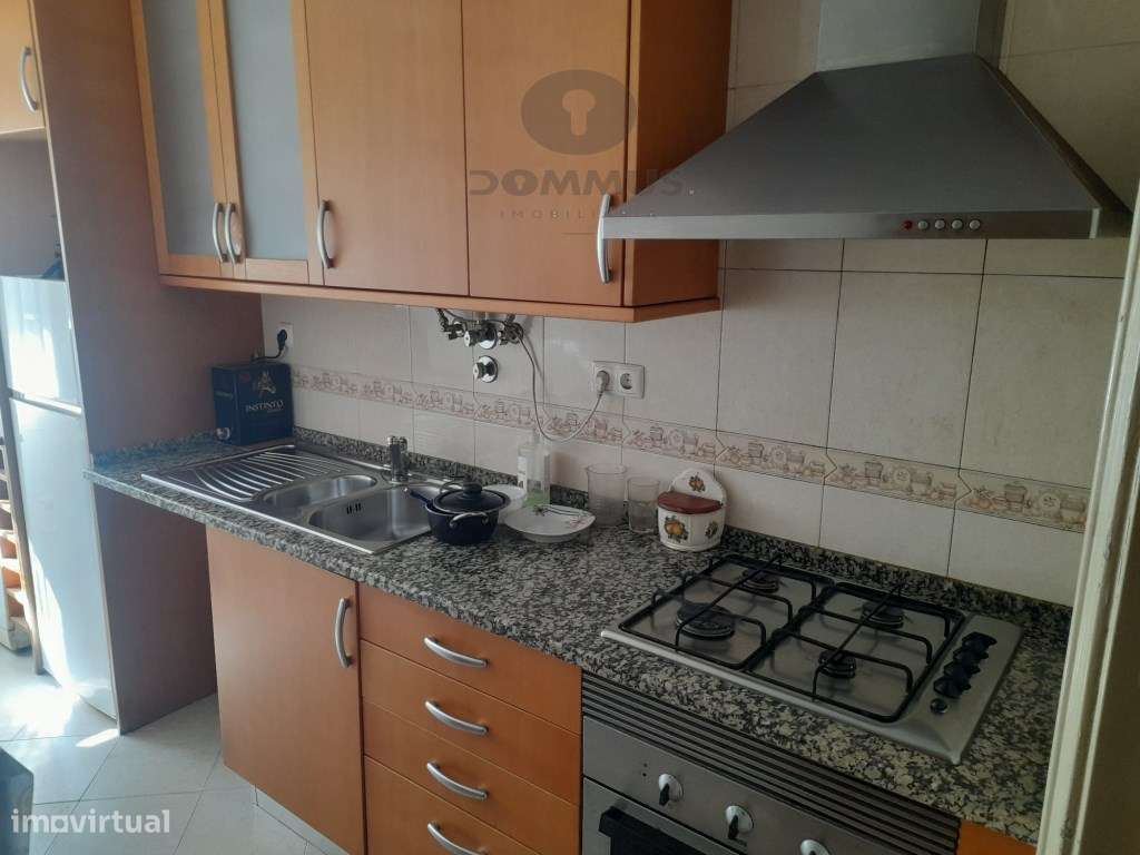 Apartamento T2 na Rinchoa - Próximo à Estação de Comboios-1