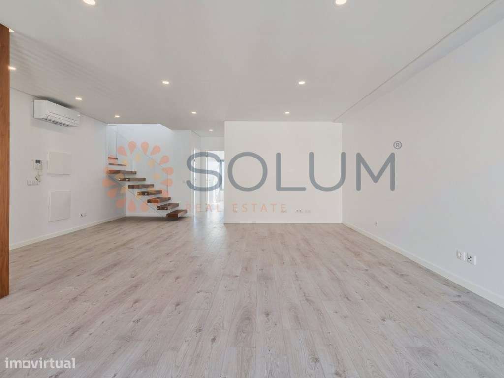 T4 Duplex novo, centro da vila de Alcochete - Grande imagem: 4/25