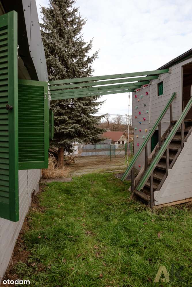 Uroczy azyl z potencjałem budowlanym-14