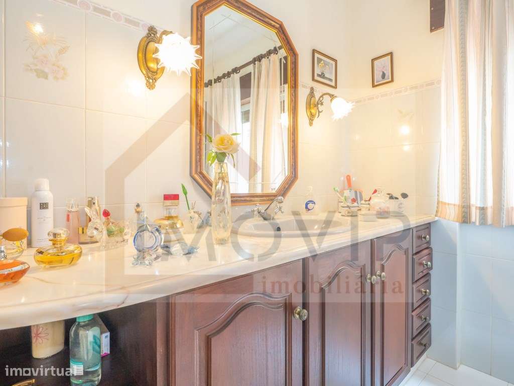 Charmosa Moradia T3 com Piscina na LagoÍnha, Palmela-23