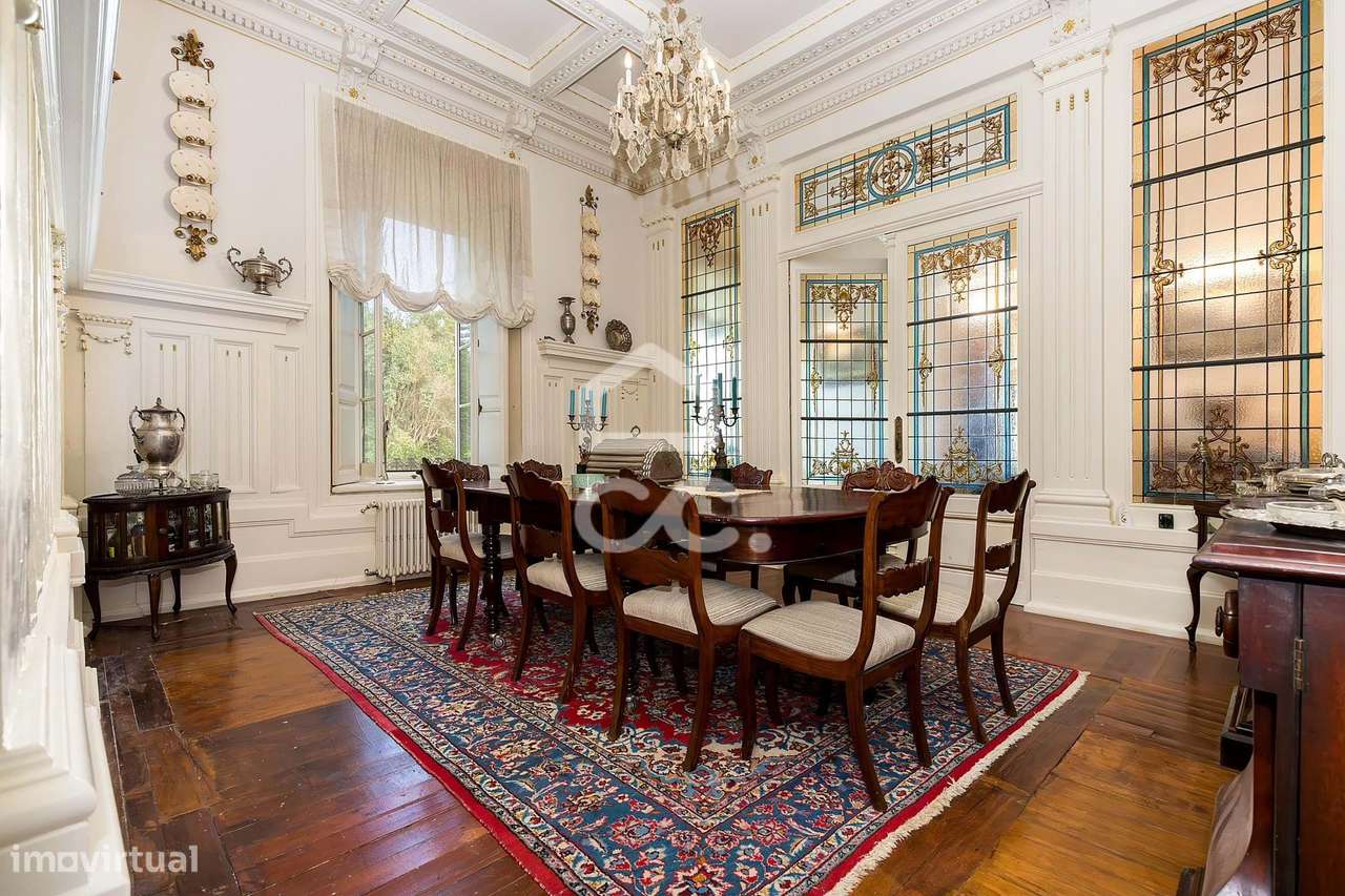 Palacete de inspiração neoclássica francesa com jardim botânico de Jea-13