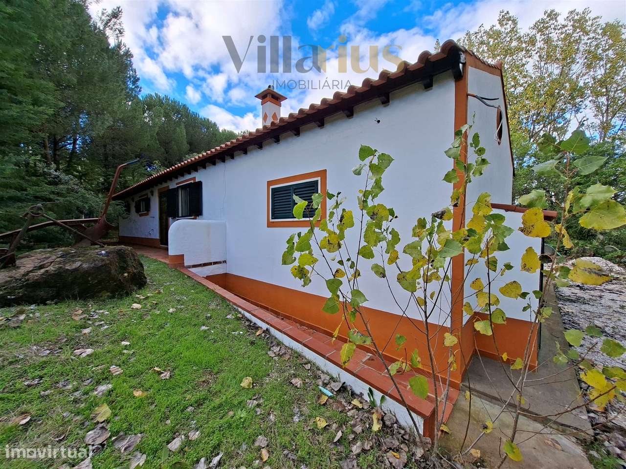 Moradia Térrea com Terreno Extenso a 3 min de Alverangel-27