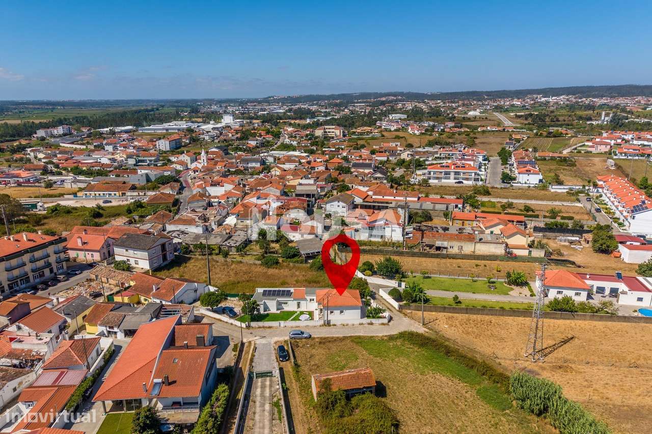 Moradia T4 térrea totalmente renovada na Gândara dos Olivais-52