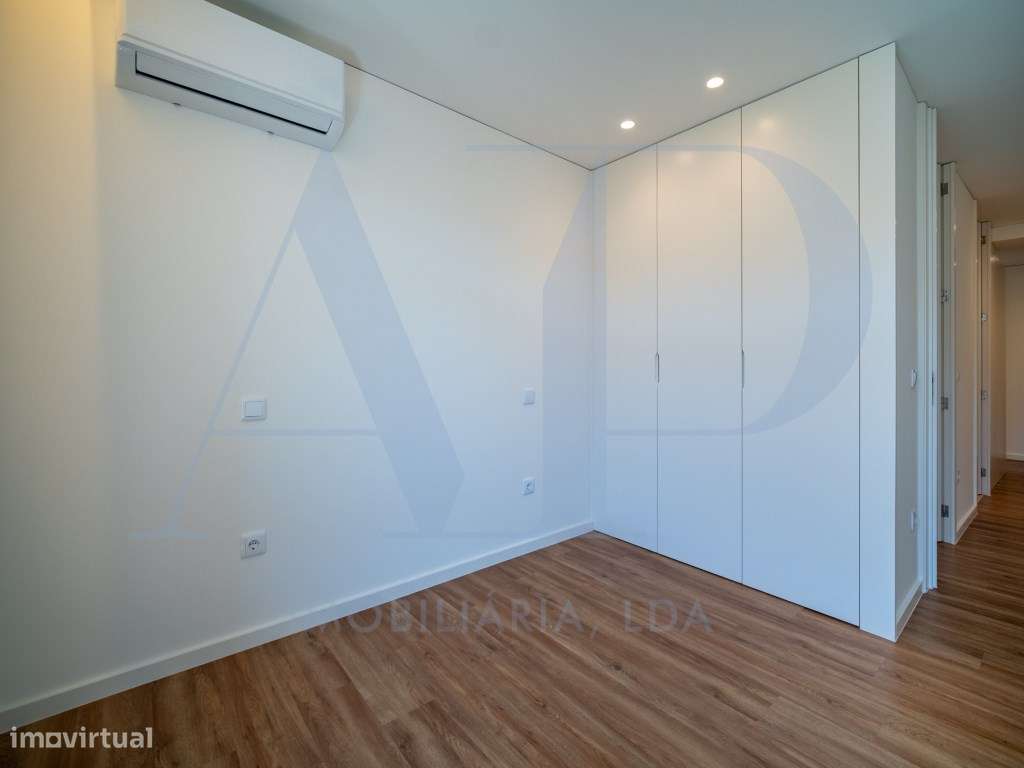 Apartamento T3 de Excelência na Av. de Londres-11