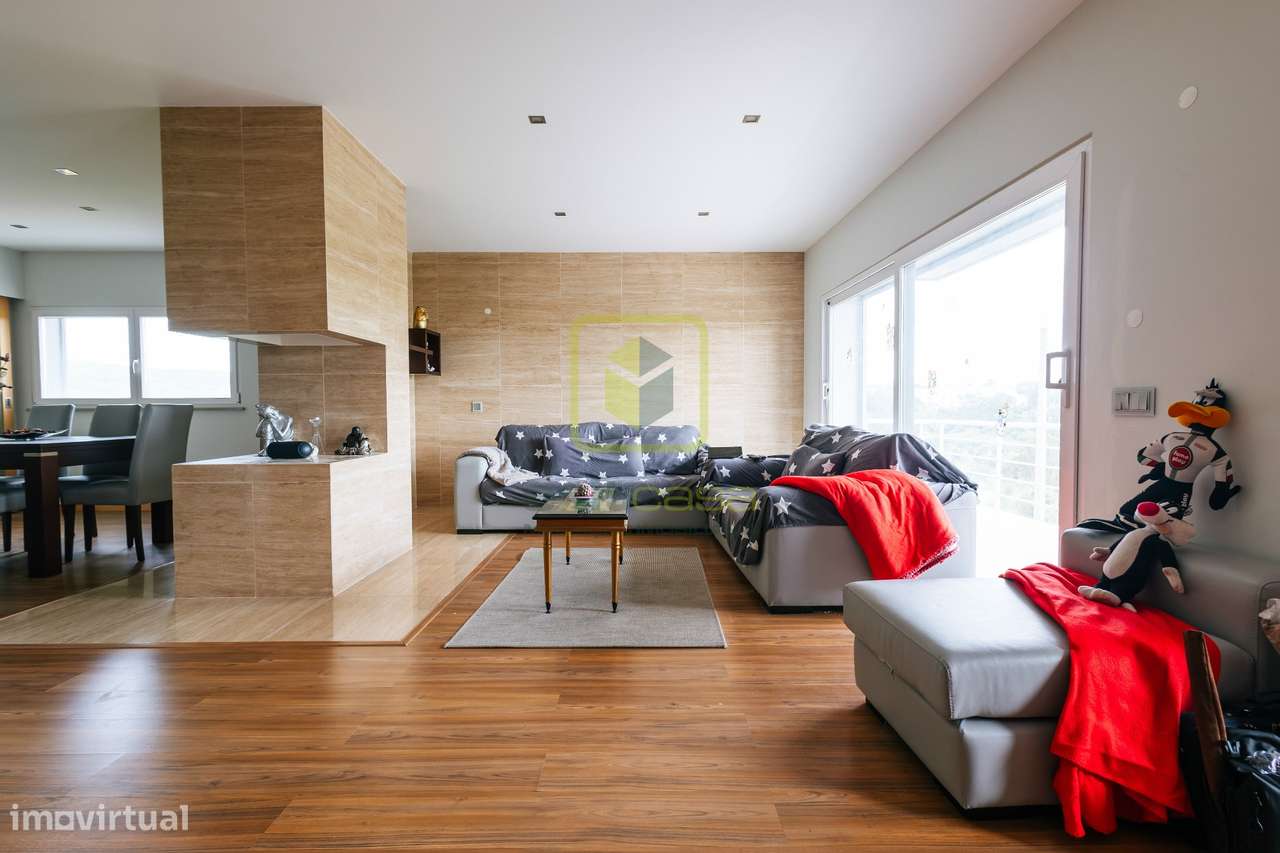 Moradia T5 em banda em Buarcos, Figueira da Foz - Grande imagem: 3/49